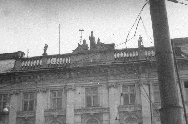 10 Lwów 1987, budynek Urzędu wojew. do 1939  r chyba.jpg